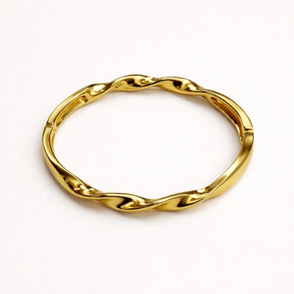 Twist Gold Cuff