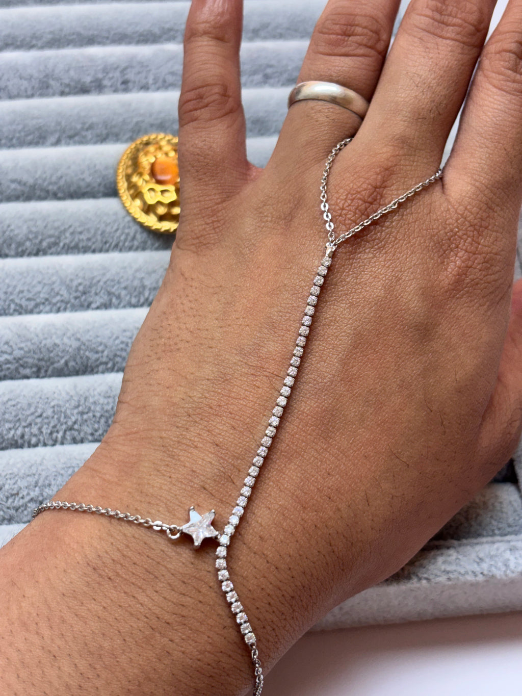 Star Slider Hand Chain – Silver